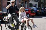 Amsterdam 29 mei 2020
Dirk Zeelenberg op de fiets met zijn dochter