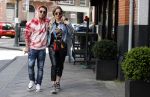 Amsterdam 14 mei 2020
Djarno Hofland met zijn vriendin Manon Kool op de cornelis schuytstraat