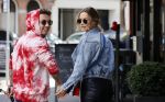 Amsterdam 14 mei 2020
Djarno Hofland met zijn vriendin Manon Kool op de cornelis schuytstraat