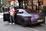 Amsterdam 14 mei 2020
Djarno Hofland met zijn vriendin Manon Kool op de cornelis schuytstraat