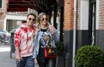 Amsterdam 14 mei 2020
Djarno Hofland met zijn vriendin Manon Kool op de cornelis schuytstraat