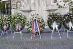 Amsterdam 4 mei 2020
Dodenherdenking op de dam zonder publiek vanwege Corona . Koning Willem Alexander Koningin Maxima Femke Halsema Gerdi Verbeet en Marc Rutte zijn aanwezig . Er ston veel politie aan de zijkanten en op de daken .