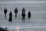Amsterdam 4 mei 2020
Dodenherdenking op de dam zonder publiek vanwege Corona . Koning Willem Alexander Koningin Maxima Femke Halsema Gerdi Verbeet en Mark Rutte zijn aanwezig . Er ston veel politie aan de zijkanten en op de daken .