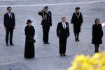 Amsterdam 4 mei 2020
Dodenherdenking op de dam zonder publiek vanwege Corona . Koning Willem Alexander Koningin Maxima Femke Halsema Gerdi Verbeet en Mark Rutte zijn aanwezig . Er ston veel politie aan de zijkanten en op de daken .