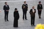 Amsterdam 4 mei 2020
Dodenherdenking op de dam zonder publiek vanwege Corona . Koning Willem Alexander Koningin Maxima Femke Halsema Gerdi Verbeet en Mark Rutte zijn aanwezig . Er ston veel politie aan de zijkanten en op de daken .