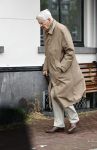 Amsterdam 5 juni 2020
Frits Bolkestein loopt naar zijn huis aan de Amstel