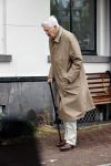 Amsterdam 5 juni 2020
Frits Bolkestein loopt naar zijn huis aan de Amstel