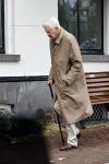 Amsterdam 5 juni 2020
Frits Bolkestein loopt naar zijn huis aan de Amstel