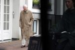Amsterdam 5 juni 2020
Frits Bolkestein loopt naar zijn huis aan de Amstel