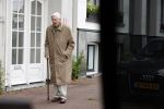 Amsterdam 5 juni 2020
Frits Bolkestein loopt naar zijn huis aan de Amstel