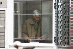 Amsterdam 5 juni 2020
Frits Bolkestein loopt naar zijn huis aan de Amstel