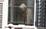 Amsterdam 5 juni 2020
Frits Bolkestein loopt naar zijn huis aan de Amstel