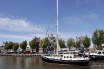 Harlingen 28 mei 2020
Frits Wester en een vriend (Jaap) varen de haven van Harlingen uit met de zeilboot van Frits
