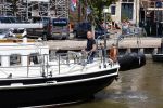 Harlingen 28 mei 2020
Frits Wester en een vriend (Jaap) varen de haven van Harlingen uit met de zeilboot van Frits