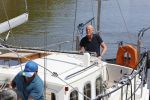 Harlingen 28 mei 2020
Frits Wester en een vriend (Jaap) varen de haven van Harlingen uit met de zeilboot van Frits