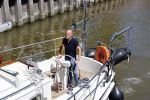 Harlingen 28 mei 2020
Frits Wester en een vriend (Jaap) varen de haven van Harlingen uit met de zeilboot van Frits