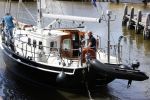 Harlingen 28 mei 2020
Frits Wester en een vriend (Jaap) varen de haven van Harlingen uit met de zeilboot van Frits