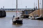Harlingen 28 mei 2020
Frits Wester en een vriend (Jaap) varen de haven van Harlingen uit met de zeilboot van Frits