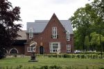 Waalre 12 mei 2020
Het gemeentehuis van Waalre is geheel gerenoveerd na de aanslag met een auto