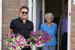 Schagen 11 mei 2020
Gerard Joling bezoekt zijn moeder in haar huis voor moederdag.