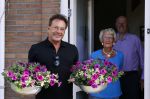 Schagen 11 mei 2020
Gerard Joling bezoekt zijn moeder in haar huis voor moederdag.