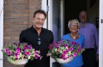 Schagen 11 mei 2020
Gerard Joling bezoekt zijn moeder in haar huis voor moederdag.