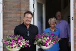 Schagen 11 mei 2020
Gerard Joling bezoekt zijn moeder in haar huis voor moederdag.