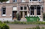 Amsterdam 17 mei 2020
Gordon vertrekt vanaf zijn appartement boven The Burger Room en Blushing .