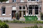 Amsterdam 17 mei 2020
Gordon vertrekt vanaf zijn appartement boven The Burger Room en Blushing .