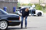 Castricum 11 mei 2020
Henny Huisman is zijn auto ( jaguar) aan het poetsen.