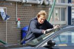 Castricum 11 mei 2020
Henny Huisman is zijn auto ( jaguar) aan het poetsen.