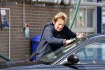 Castricum 11 mei 2020
Henny Huisman is zijn auto ( jaguar) aan het poetsen.