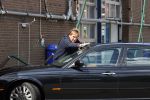 Castricum 11 mei 2020
Henny Huisman is zijn auto ( jaguar) aan het poetsen.