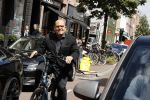 Amsterdam 23 mei 2020
Jaap v Zweden op de fiets op de pc Hooftstraat.