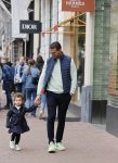 Amsterdam 6 jun i 2020
Jalal Oba met zijn dochter Lina op de pc hooftstraat