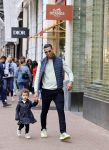 Amsterdam 6 jun i 2020
Jalal Oba met zijn dochter Lina op de pc hooftstraat