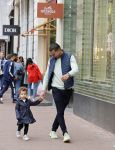 Amsterdam 6 jun i 2020
Jalal Oba met zijn dochter Lina op de pc hooftstraat