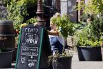 Amsterdam 6 mei 2020
Jennifer Hofman werkt parttime in het restaurant van haar vriend