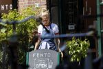 Amsterdam 6 mei 2020
Jennifer Hofman werkt parttime in het restaurant van haar vriend