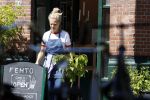 Amsterdam 6 mei 2020
Jennifer Hofman werkt parttime in het restaurant van haar vriend
