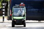 Amsterdam 25 mei 2020
Jeroen Krabbe doet boodschappen in zijn biro / karretje