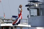 Loosdrecht 7 mei 2020
Jeroen Pauw op zijn boor met de naam buitenvrouw in de haven in Loosdrecht.