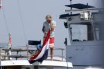 Loosdrecht 7 mei 2020
Jeroen Pauw op zijn boor met de naam buitenvrouw in de haven in Loosdrecht.