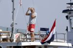 Loosdrecht 7 mei 2020
Jeroen Pauw op zijn boor met de naam buitenvrouw in de haven in Loosdrecht.