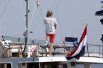 Loosdrecht 7 mei 2020
Jeroen Pauw op zijn boor met de naam buitenvrouw in de haven in Loosdrecht.