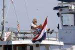 Loosdrecht 7 mei 2020
Jeroen Pauw op zijn boor met de naam buitenvrouw in de haven in Loosdrecht.