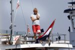 Loosdrecht 7 mei 2020
Jeroen Pauw op zijn boor met de naam buitenvrouw in de haven in Loosdrecht.