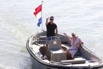 Muiden 21 mei 2020
Jeroen v d Boom vaart met zijn vrouw Dani in hun sloep op de Vecht bij Muiden
