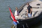 Muiden 21 mei 2020
Jeroen v d Boom vaart met zijn vrouw Dani in hun sloep op de Vecht bij Muiden