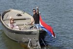 Muiden 21 mei 2020
Jeroen v d Boom vaart met zijn vrouw Dani in hun sloep op de Vecht bij Muiden